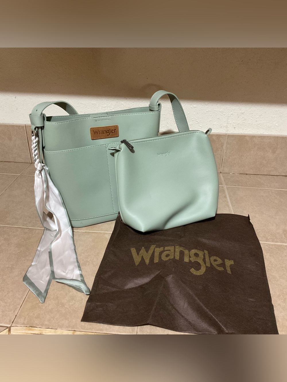 Wrangler Mint Green Shoulder Tote with Removable Pouch + dust bag NWOT